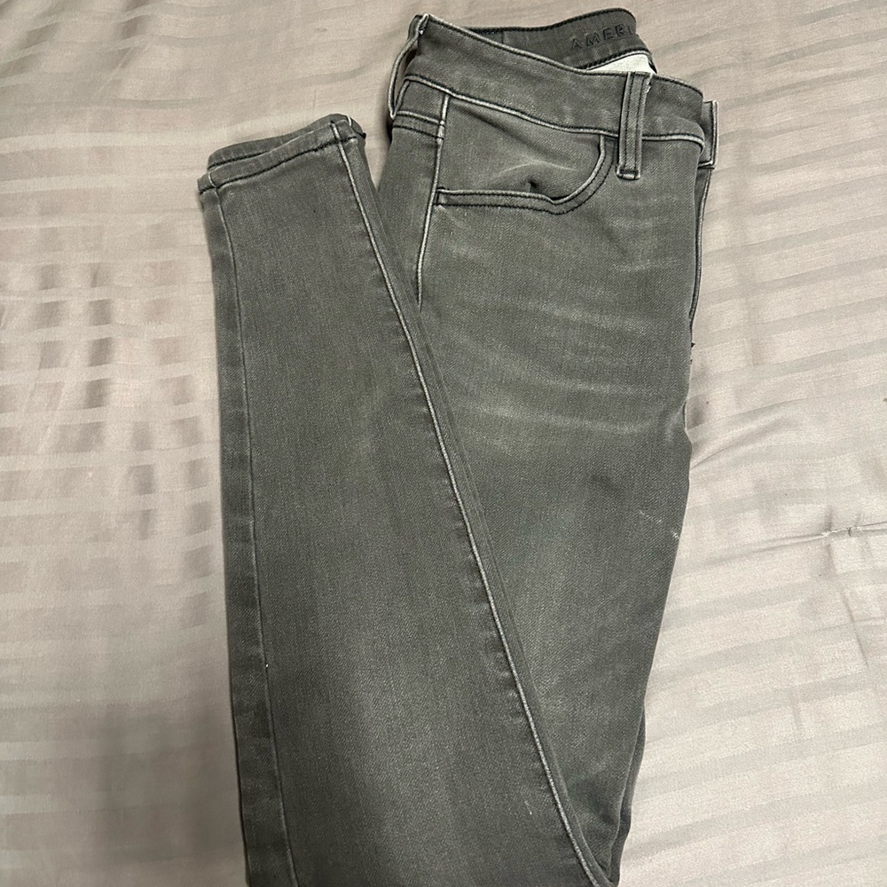 American eagle next level grey stretch jeggins size 2 Short